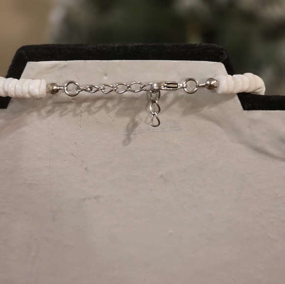 Hawaiian Puca Shell Flower Pendant Necklace - Picture 7 of 7